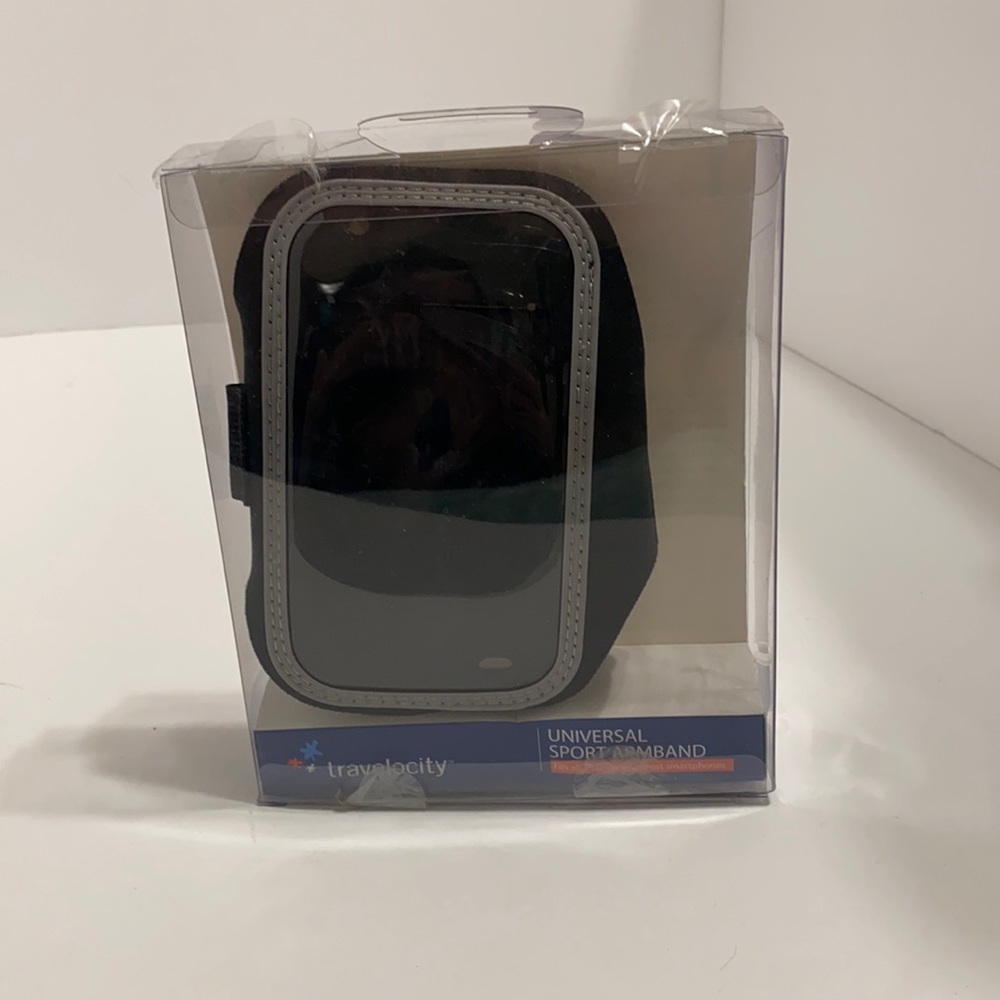 Travelocity Universal Black Sport Arm Phone Band